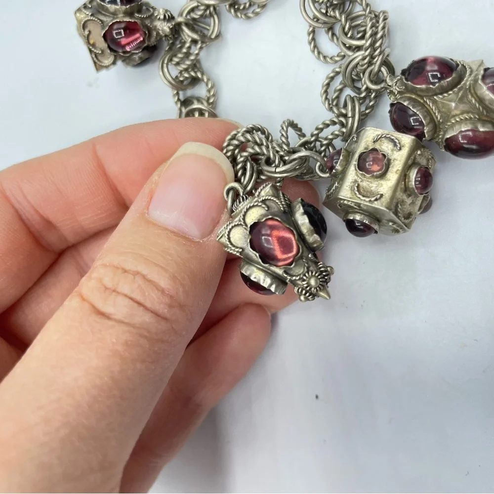 Silver Tone & Red Chunky Bead Charm Bracelet Vintage Style Costume_2